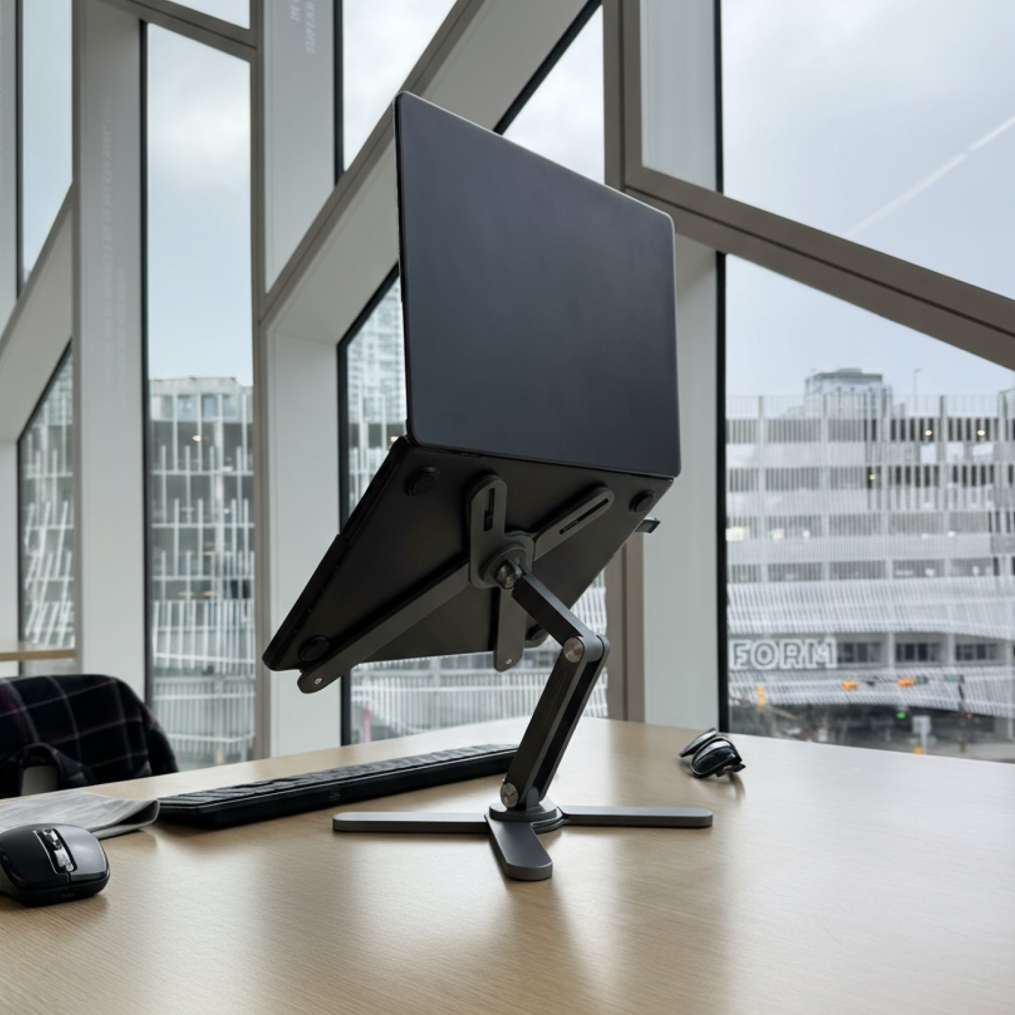 Model-X Stand